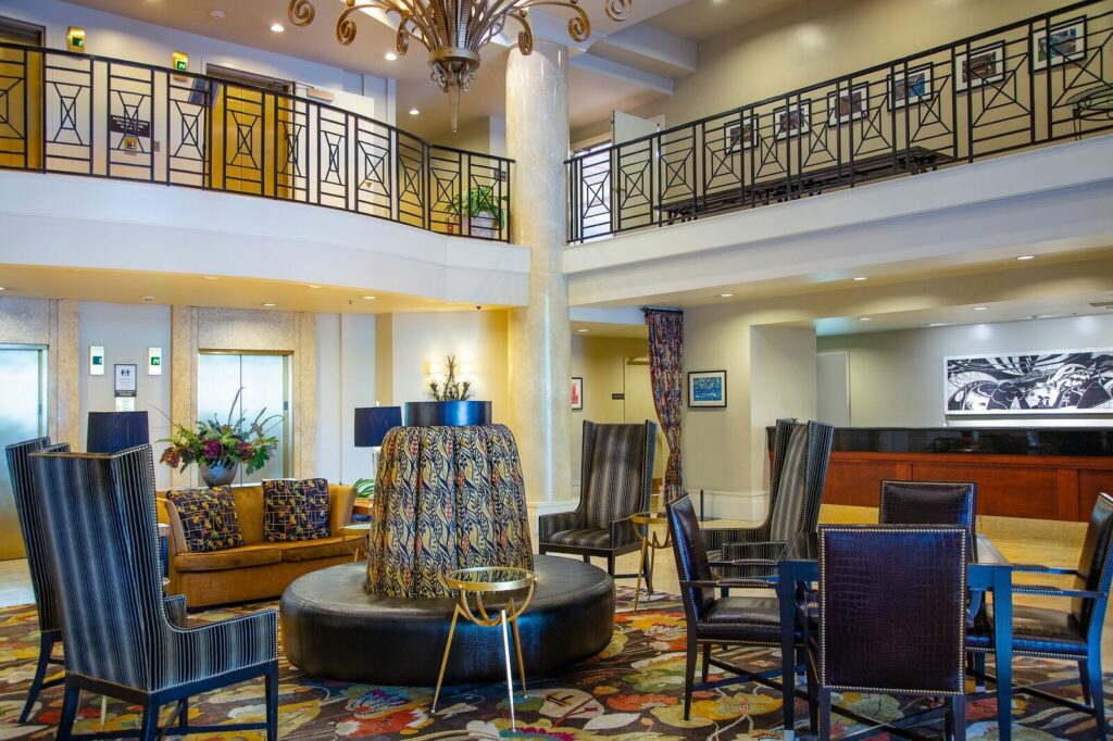Interior photo of the lobby at the paramount hotel in Portland Oregon